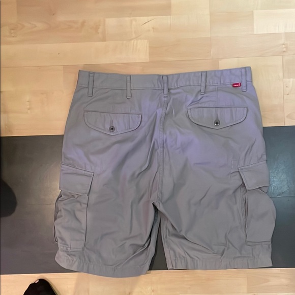 ©️Levi Strauss Gray Cargo Shorts size 36w NWOT - Picture 5 of 5